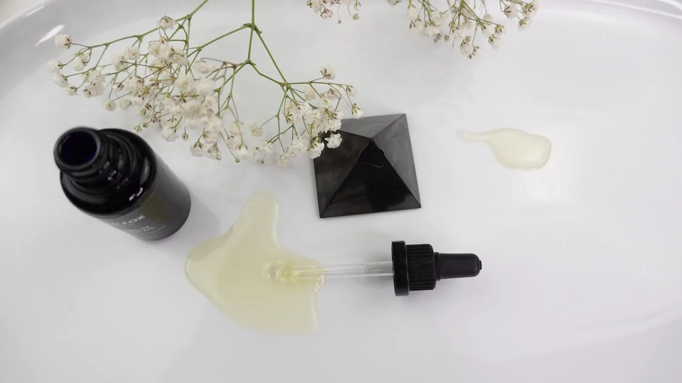 Nicole Louise Apocathery Premium Prickly Pear Seed Oil - Image 2