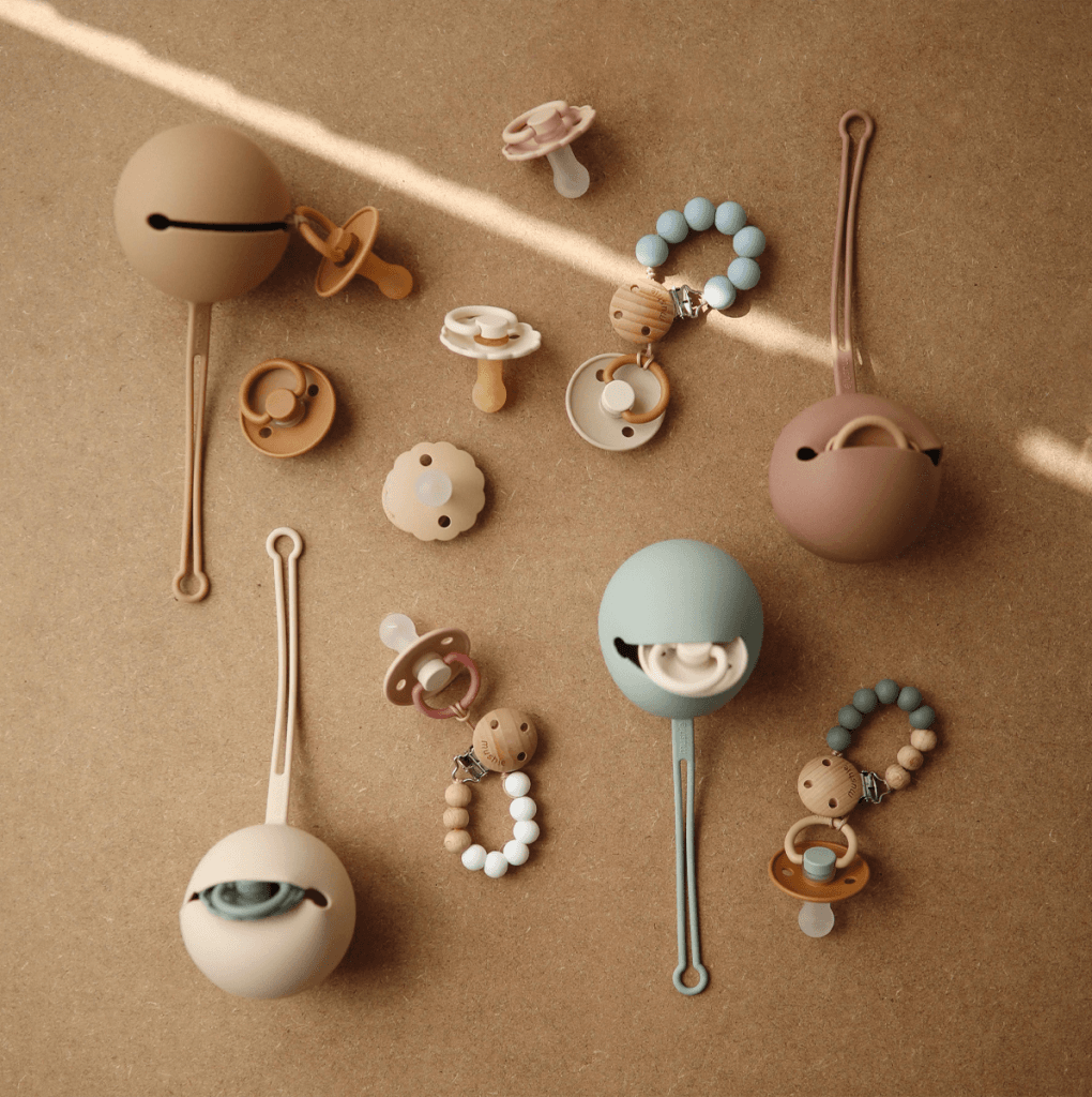 Mushie Silicone Pacifier Case Luxe Roses