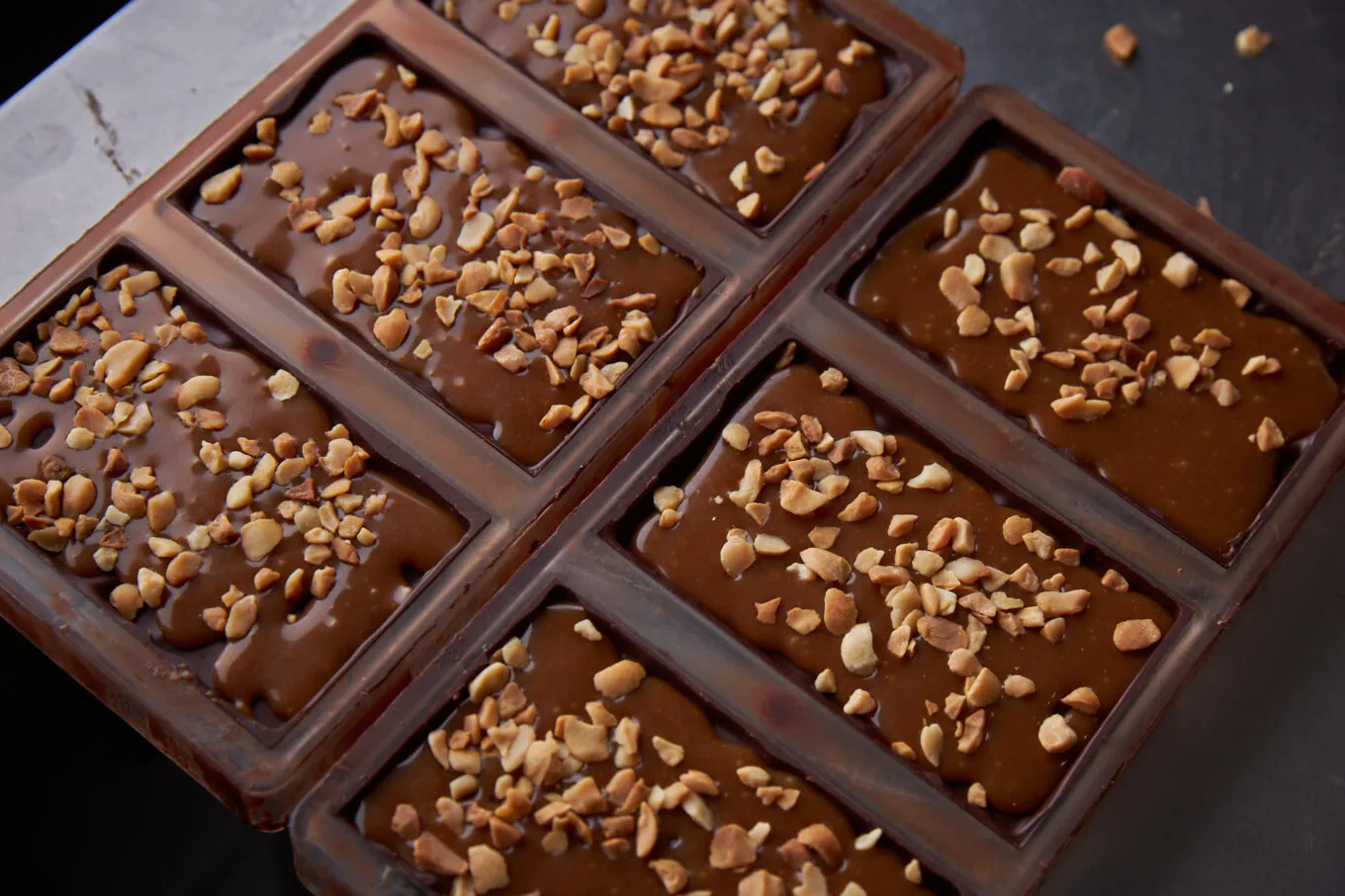 Espresso Hazelnut Crunch 42% Milk Chocolate 70g - Image 5