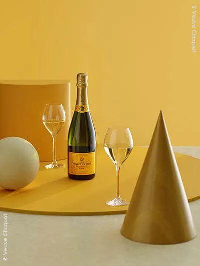 Veuve Clicquot Yellow Label Brut NV - Image 2