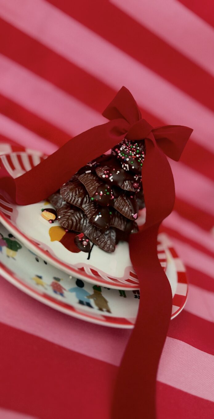 Tutti Frutti 45% Milk Chocolate Christmas Tree - Image 2