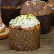 Amari Panettone Box Pistachio & White Chocolate 750g - Image 4